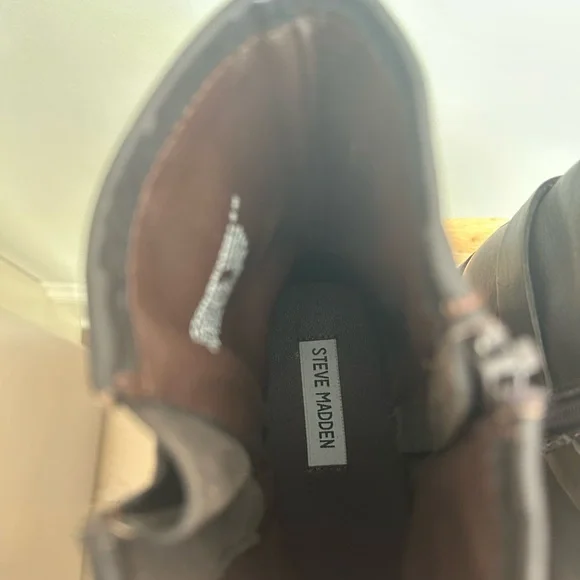 Steve Madden Brown Brixton Boots - Picture 8 of 8